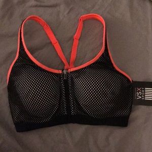 NWT VS Knockout Front Close Sports Bra